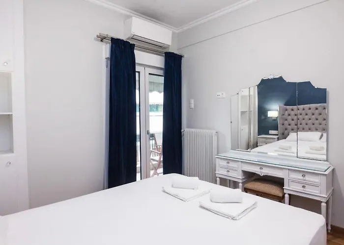 Relaxing 2 Bd Apt With Balcony In Zografou