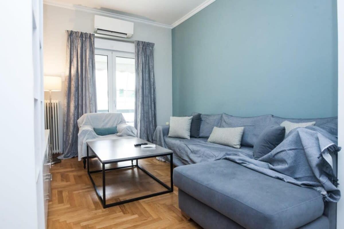 Relaxing 2 Bd With Balcony In Zografou *