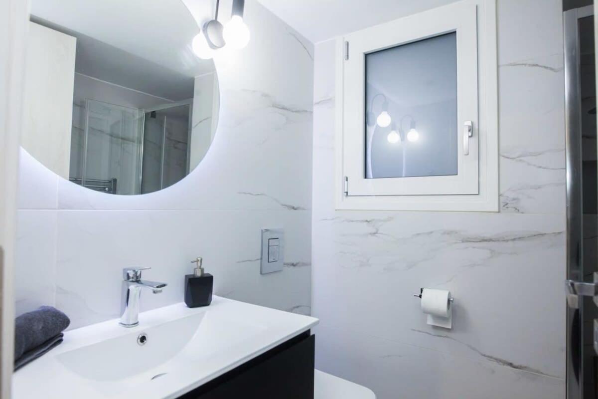 Relaxing 2 Bd With Balcony In Zografou Apartment Athens
